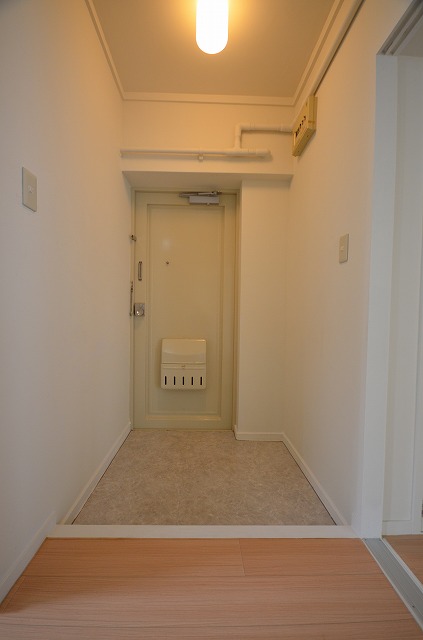 玄関　※同建物・別号室の写真です