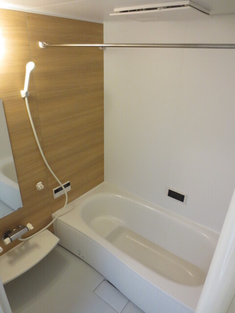 バス・シャワールーム　１０３　換気乾燥機付きバスルーム