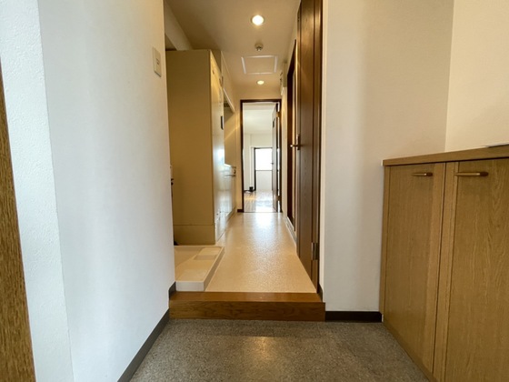 玄関　※別部屋の写真です