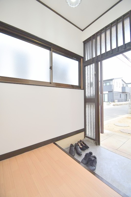 玄関　お問合せはシティホーム海田センター　082-821-2227