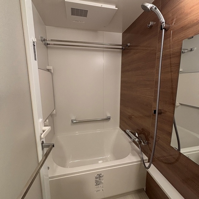 バス・シャワールーム　※写真は同タイプ住戸です。