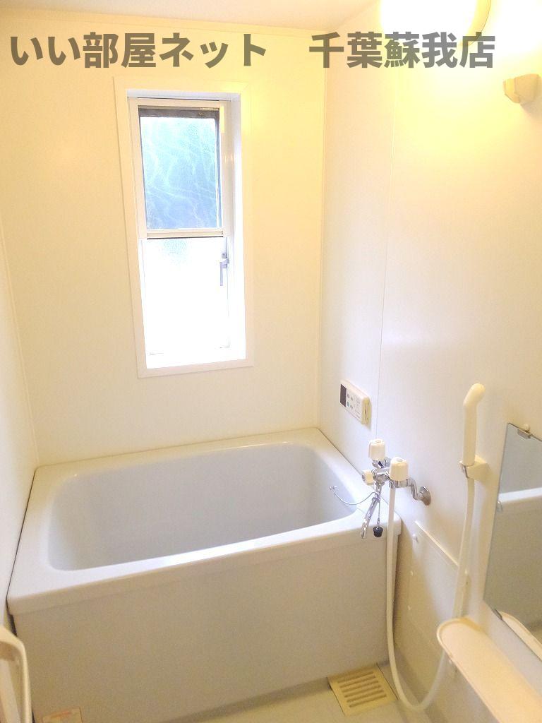 バス・シャワールーム　落ち着いた空間のお風呂です