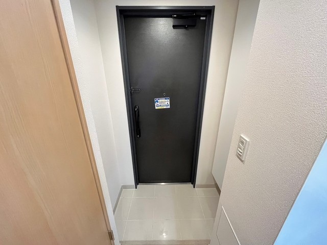 玄関　同物件別室です。