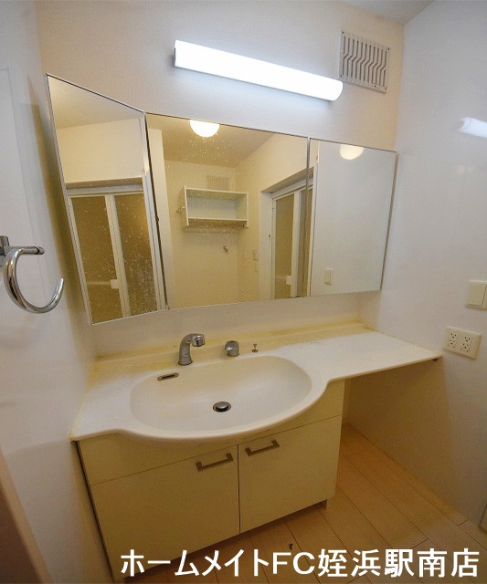 洗面設備　★大きなシャンプードレッサーです♪★