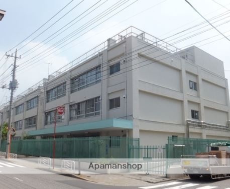 中学校　深川第二中学校（中学校）まで394m