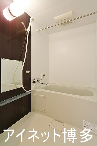 バス・シャワールーム　一日の汗や疲れはこちらで洗い流してください