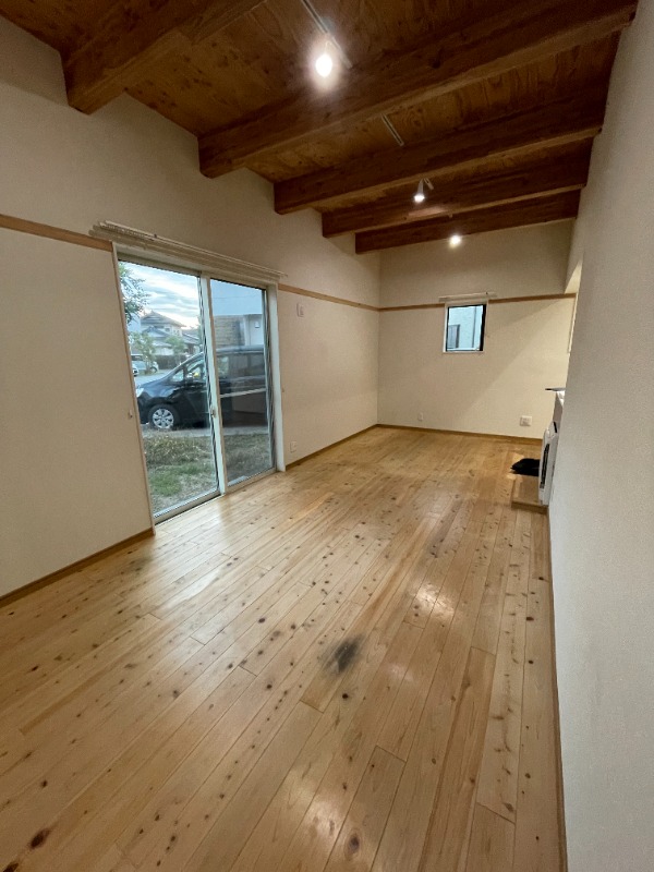 居室・リビング　明るいリビングです♪