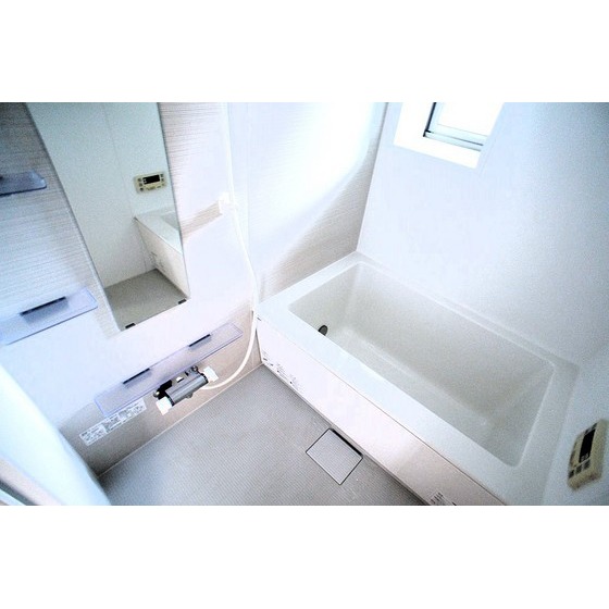 バス・シャワールーム　いつでもあったか追い炊き給湯♪