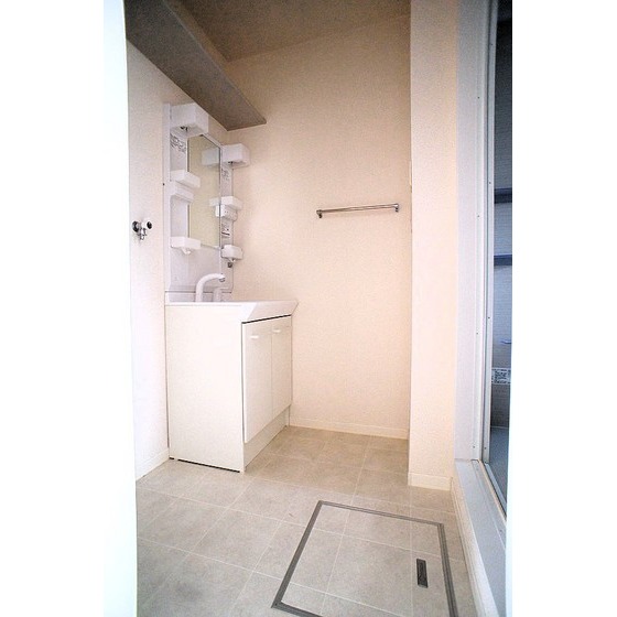 洗面設備　シャワー付き洗面台