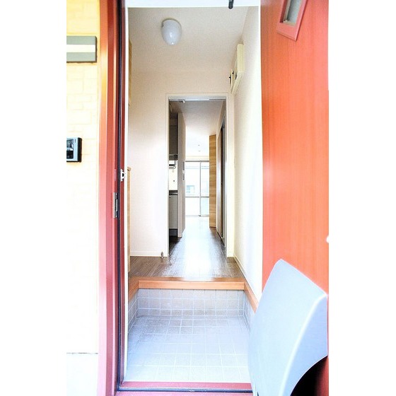 玄関　便利な上下段シューズボックス付き♪