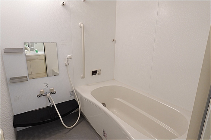 バス・シャワールーム　換気暖房乾燥機付き浴室