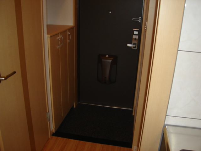 玄関　玄関(人感センサーライト)