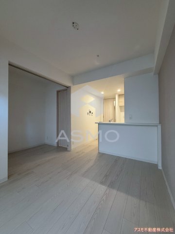 居室・リビング　同マンション別部屋参考写真