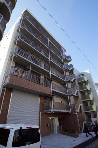 建物外観　最寄り駅から徒歩3分の駅近マンションです。