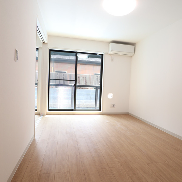 居室・リビング　別号室参考写真