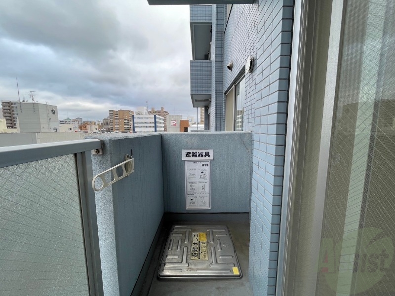 バルコニー　窓を開けると風通しも良く、気分も上がりそう！