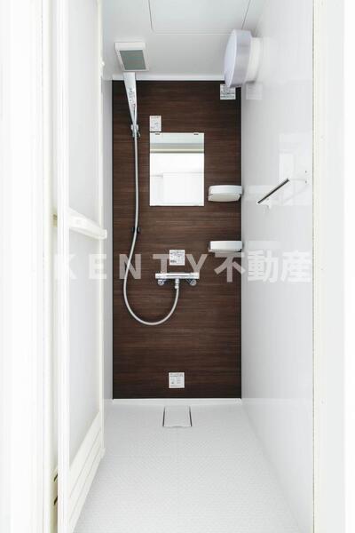 バス・シャワールーム　コンパクトで使いやすいシャワールームです