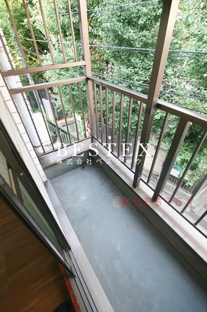 バルコニー　※同建物内・別タイプの参考写真です。