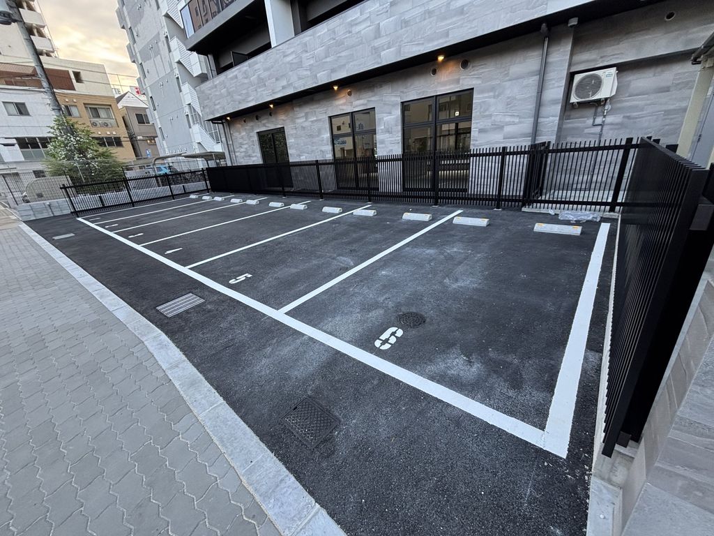 駐車場　駐車場