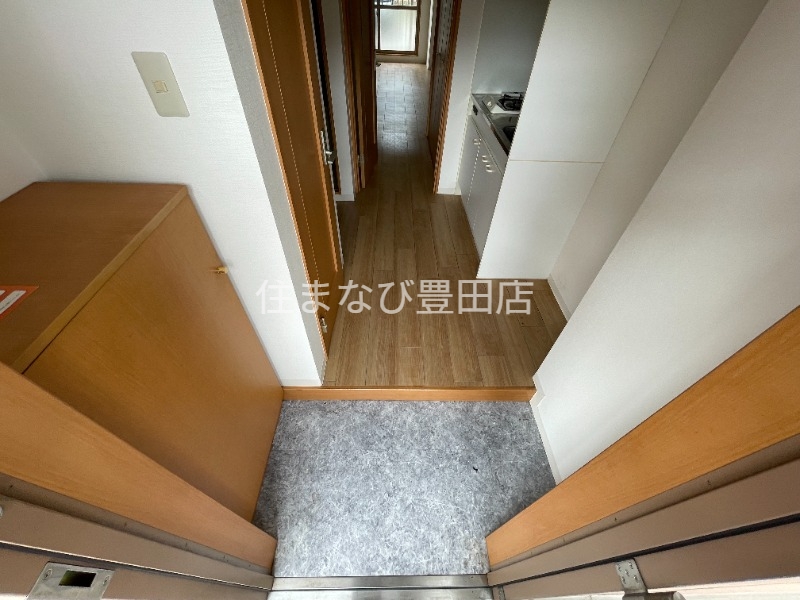 玄関　同型別部屋写真