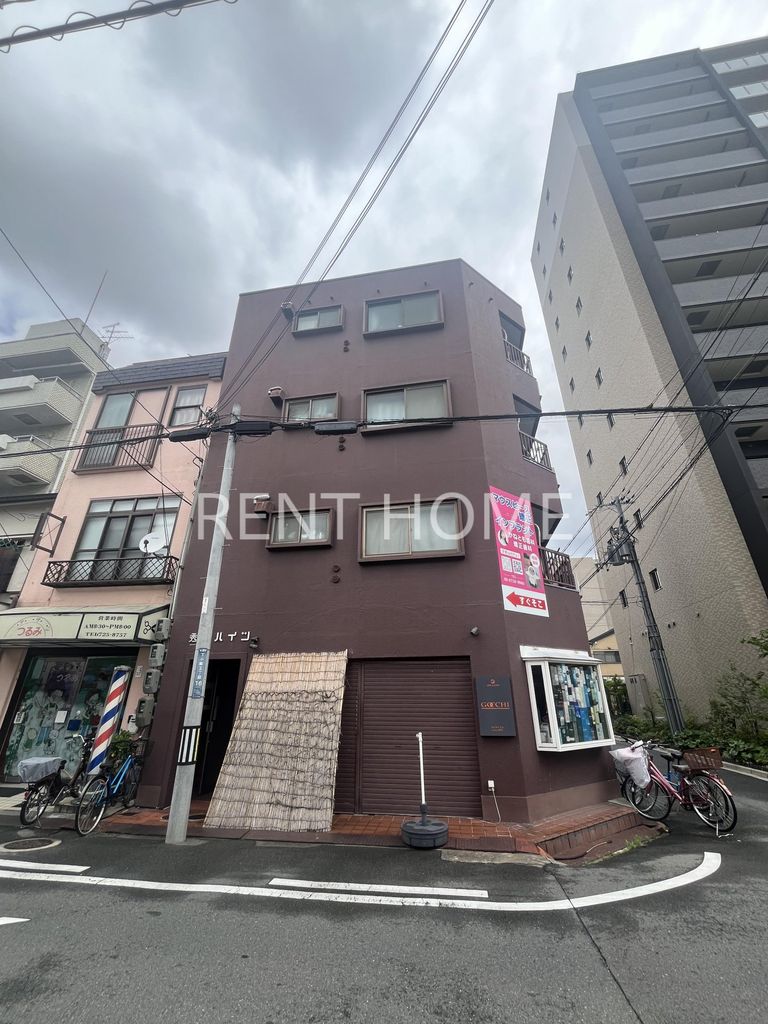 建物外観　4階建てのマンションです。