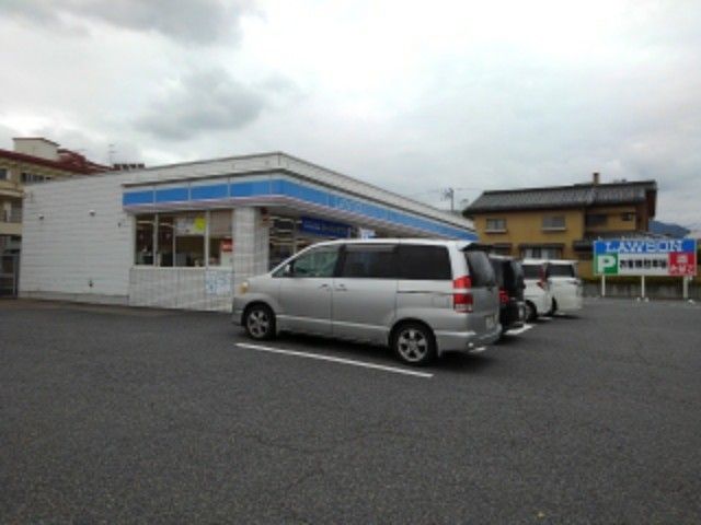 コンビニ　ローソン須坂東横町店（コンビニ）まで290m