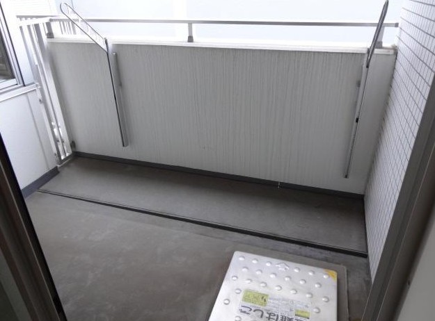 バルコニー　※別部屋の参考写真です。
