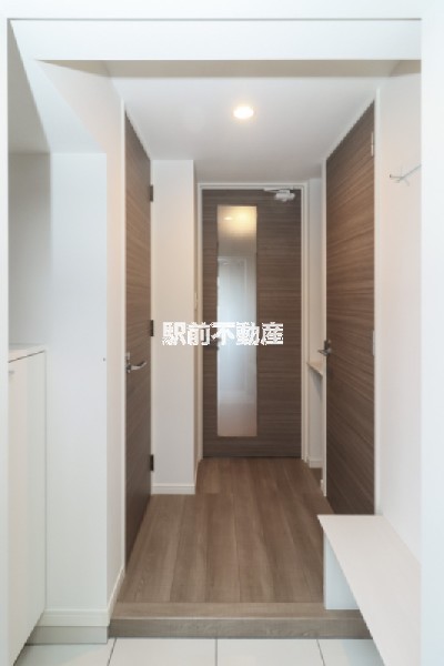 玄関　※同マンション別部屋