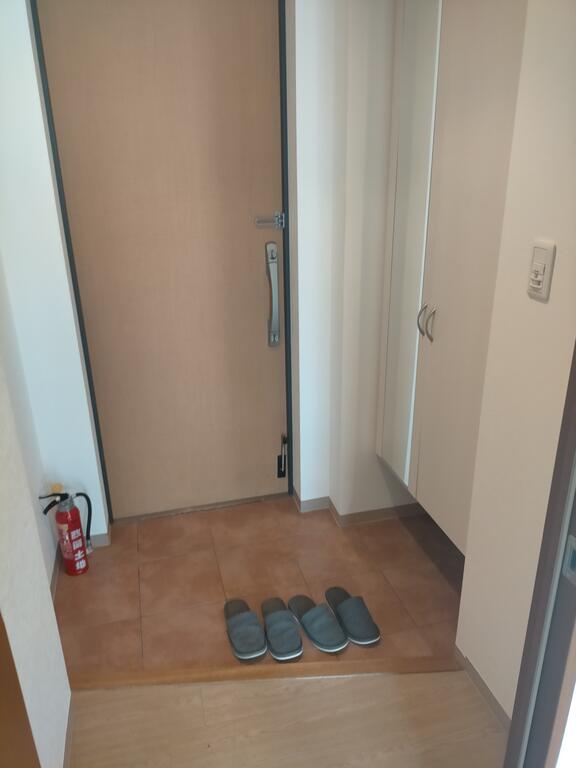玄関　玄関　※参考　別階のお部屋