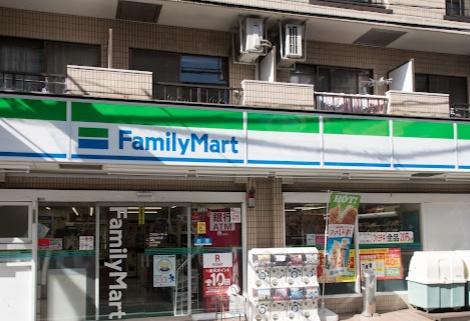コンビニ　ファミリーマート熊代栄町店（コンビニ）まで175m