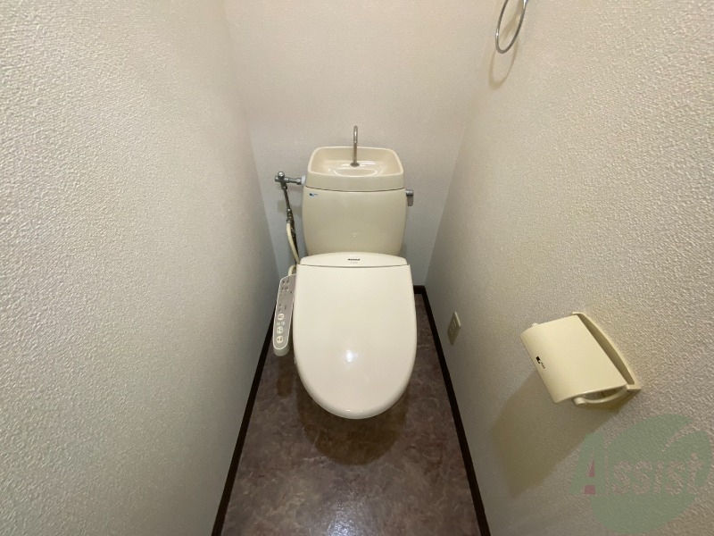 トイレ　トイレは温水洗浄便座で、とても快適にご利用いただけます。