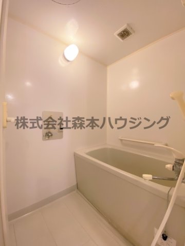 バス・シャワールーム　ゆったり過ごせるお風呂です