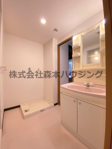 洗面設備　使いやすい洗面所です