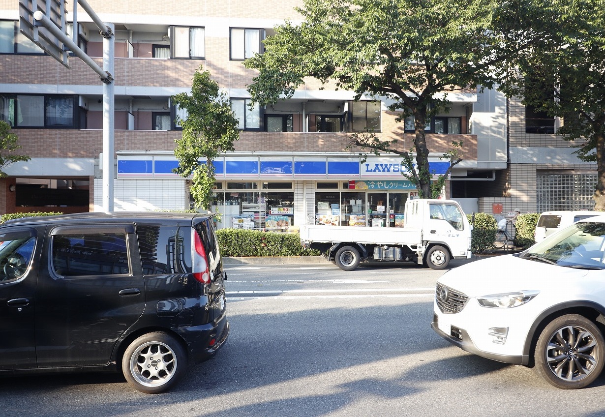 コンビニ　ローソン練馬春日町3丁目店（コンビニ）まで480m
