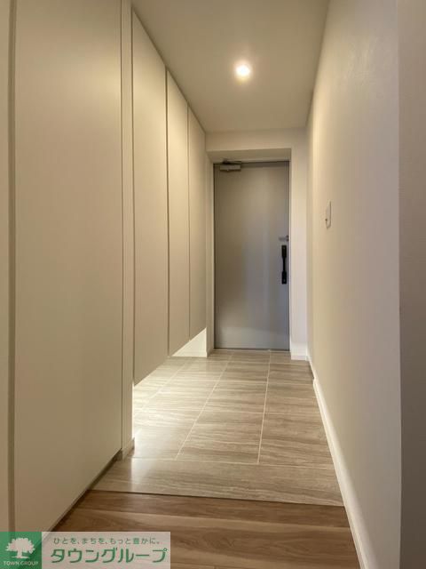 玄関　※写真は同タイプ住戸です。