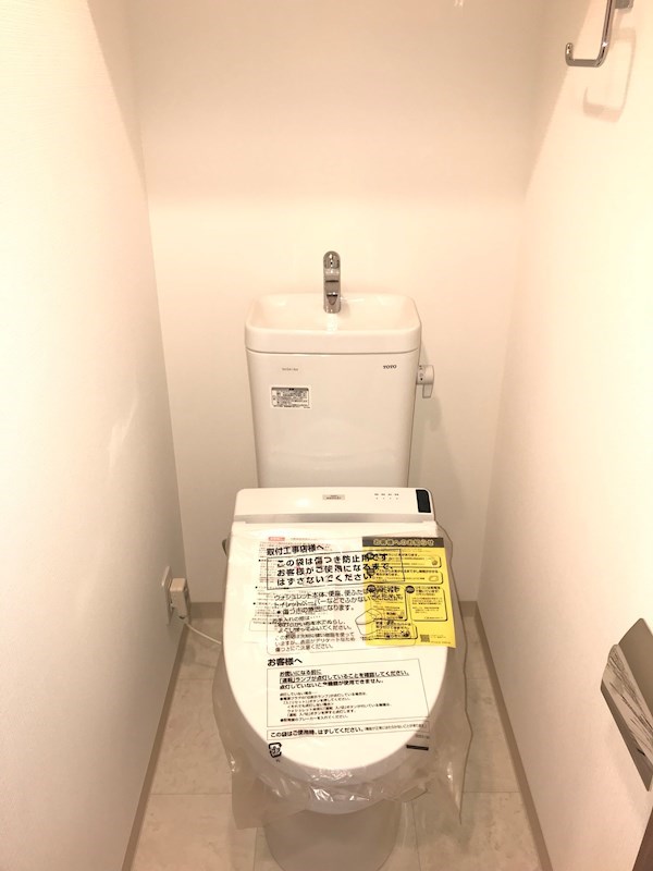 トイレ　別号室参考写真