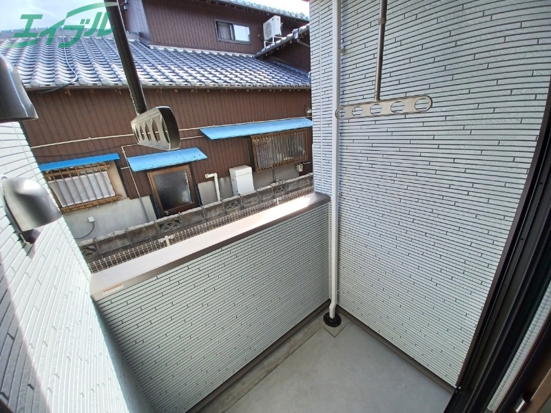 バルコニー　別部屋反転参考写真です