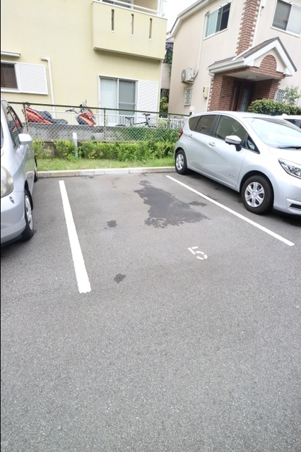 駐車場　ＬＥ　ＬＩＥＮ　ＥＬＥＶＥＲ　駐車場