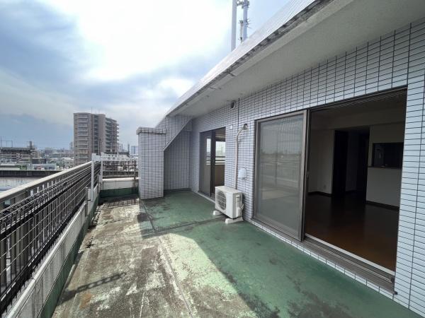バルコニー　広いベランダです。