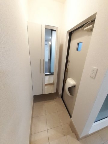 玄関　シューズボックス付きの玄関です☆