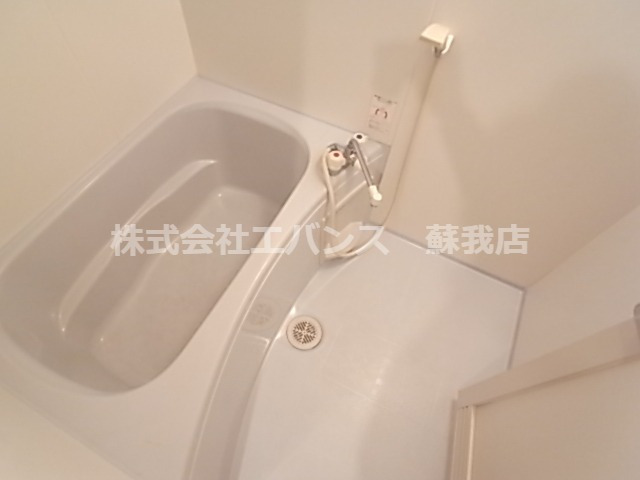 バス・シャワールーム　落ち着いた空間のお風呂です