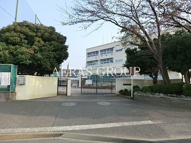 中学校　横浜市立中田中学校（中学校）まで975m