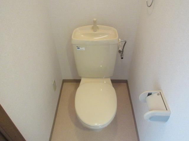 トイレ　清潔感のあるトイレですね。