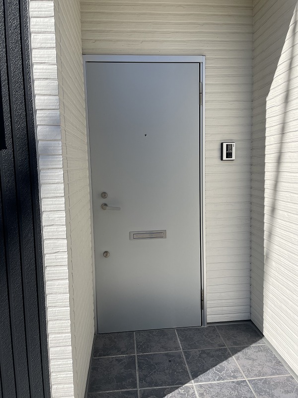笠屋町戸建の玄関写真