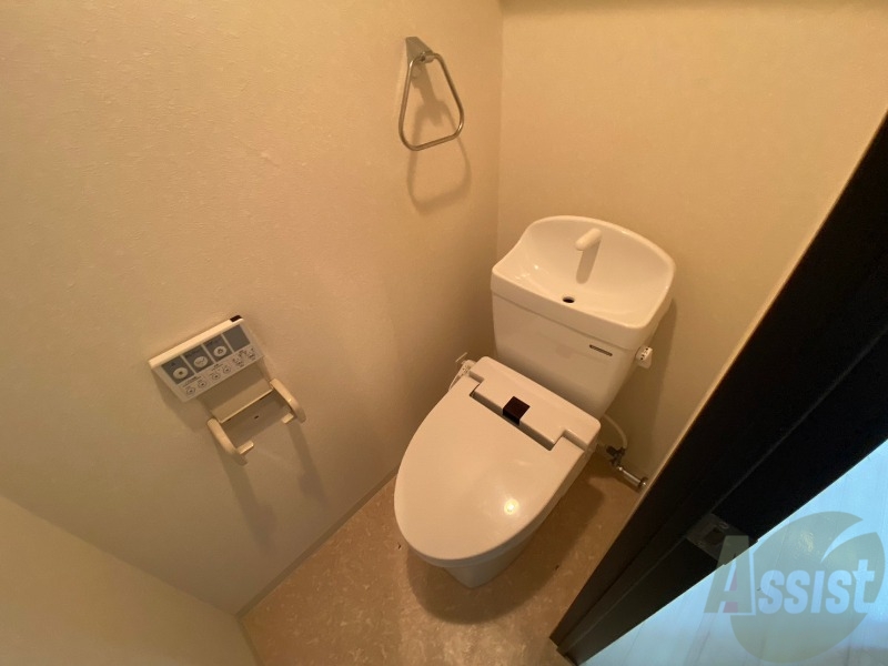 トイレ　こちらはトイレです。清潔感があり、安心して使用できます。