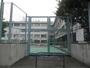 小学校　台東区立千束小学校（小学校）まで122m