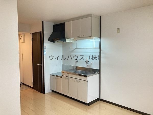 コリーヌ池上の居間写真