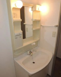 クレストールKZの内装写真
