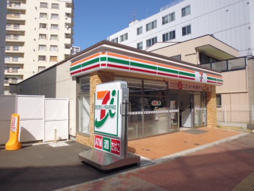 コンビニ　セブン‐イレブン 名古屋東別院駅北店（コンビニ）まで565m