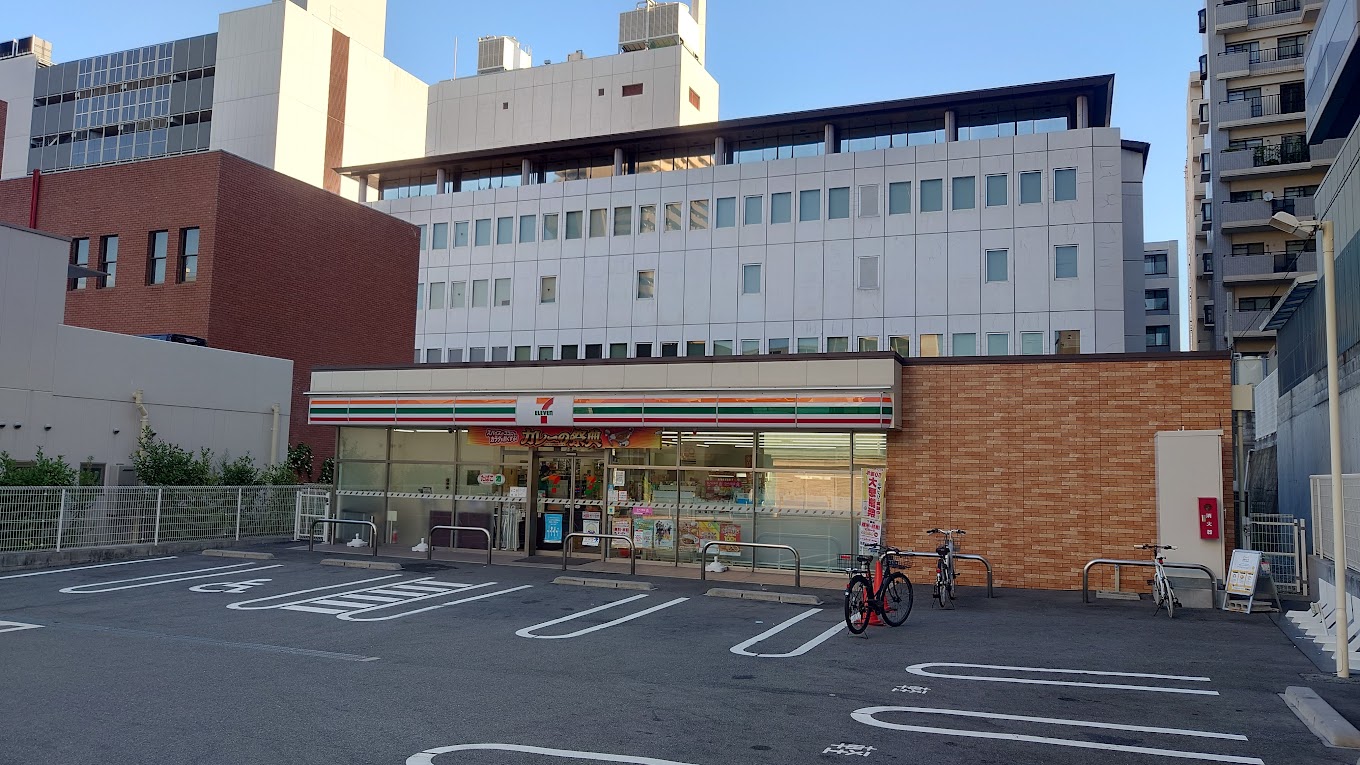コンビニ　セブンイレブン大阪谷町7丁目店（コンビニ）まで275m